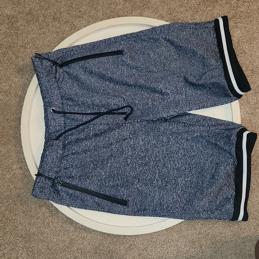 Retro Distrikt shorts